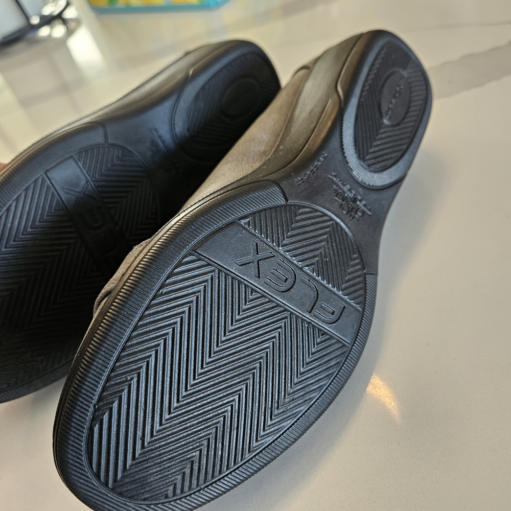 Life Stride Gray Chain Detail Flats - Picture 3 of 6